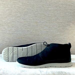 UGG AUSTRALIA FREAMON CAPRA